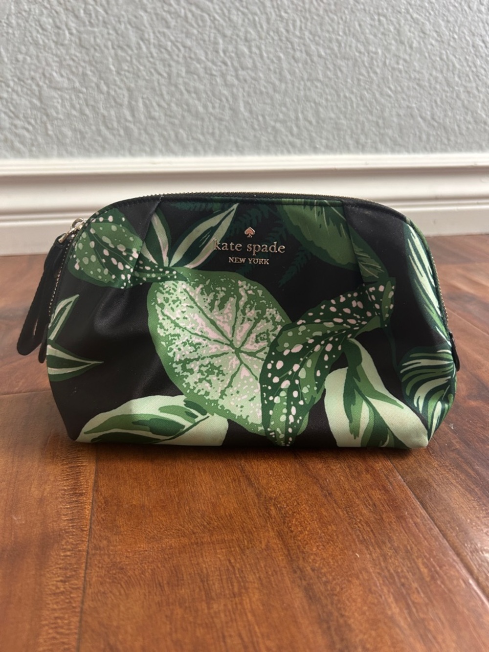 kate spade Leaf-Print Zip Cosmetic Pouch in Black and Green